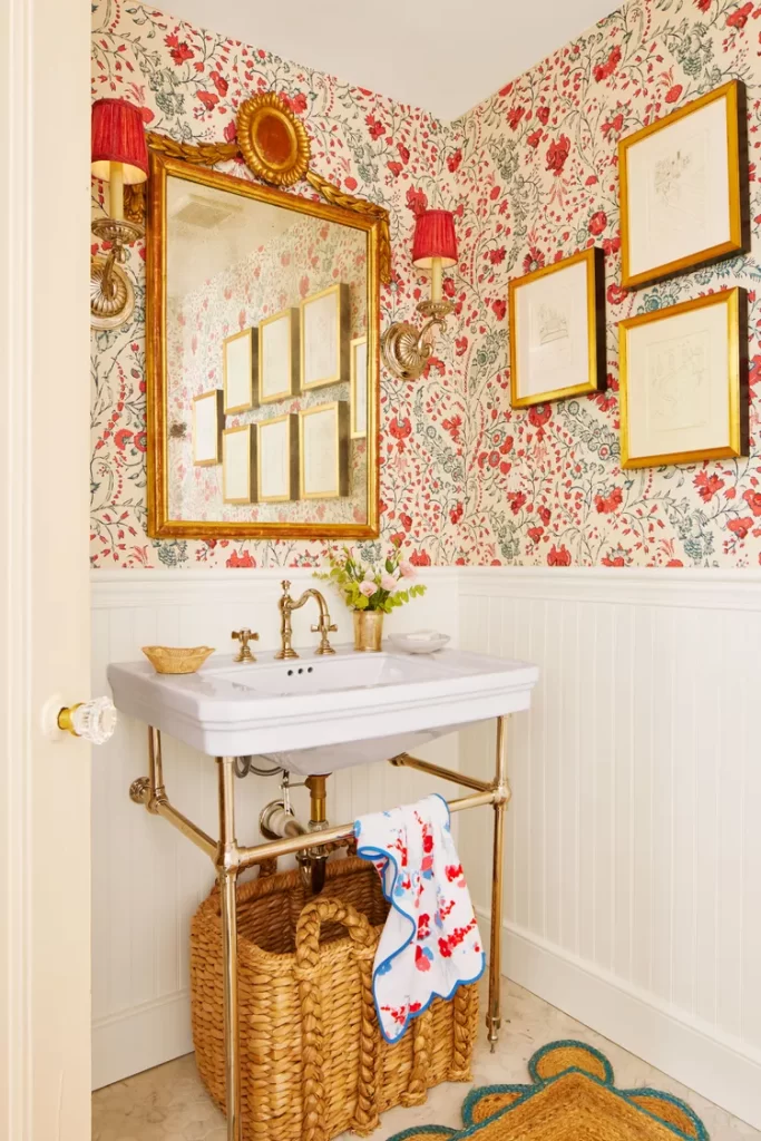 wallpaper ideas for tiny bathrooms
