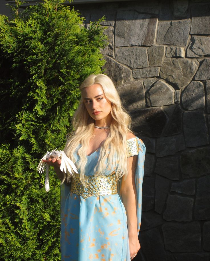 blonde-halloween-costumes