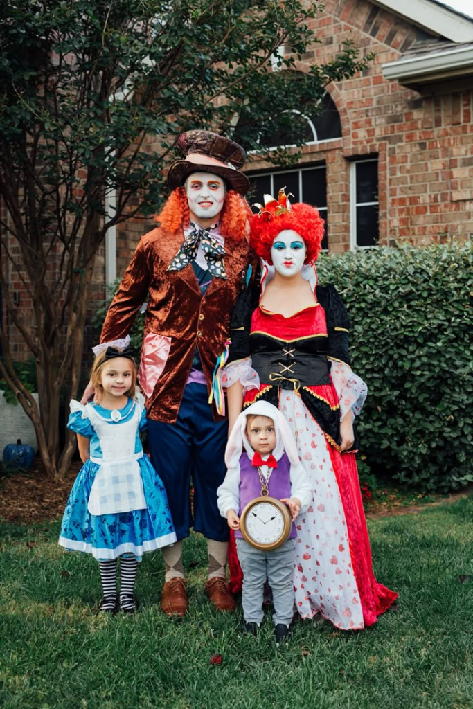 family-halloween-costumes