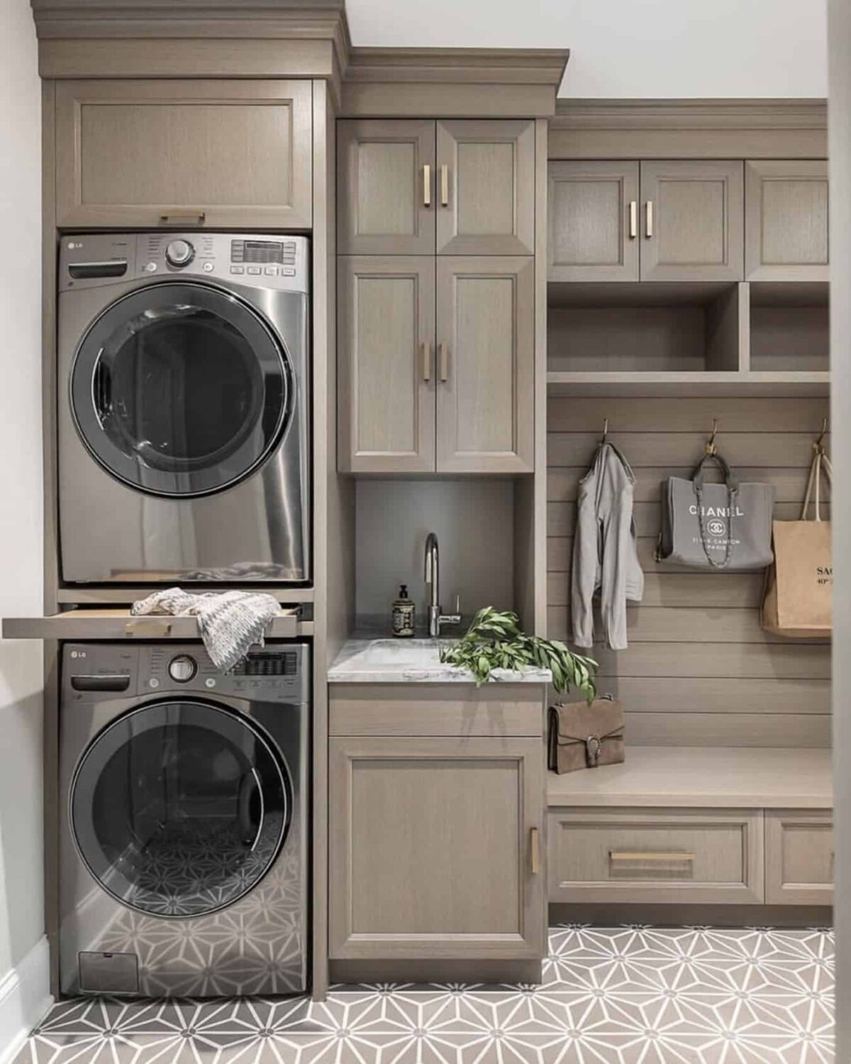 25 Stacked Washer and Dryer Laundry Room Ideas You’ll Want to Copy