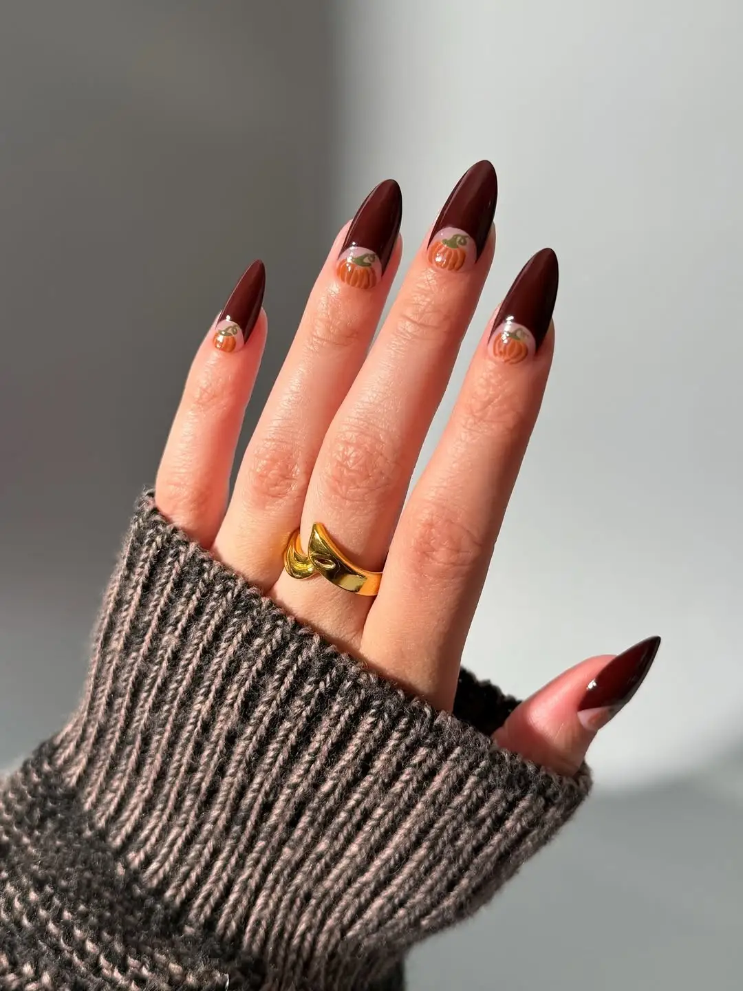 22 Best Thanksgiving Nails That’ll Make Your Fall Manicure Look Effortlessly Chic For 2026