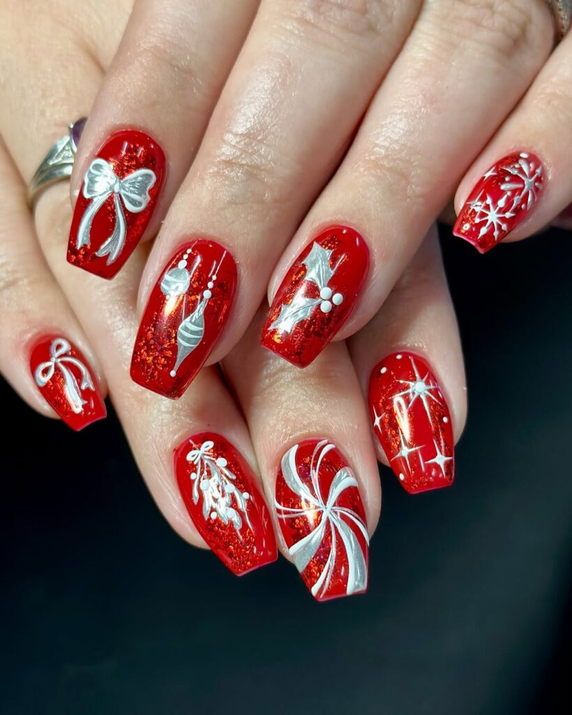 red-christmas-nails