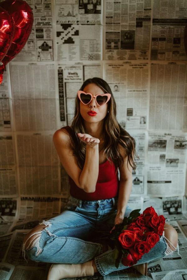 20 Stylish Valentines Day Photoshoot Ideas That Look Effortless