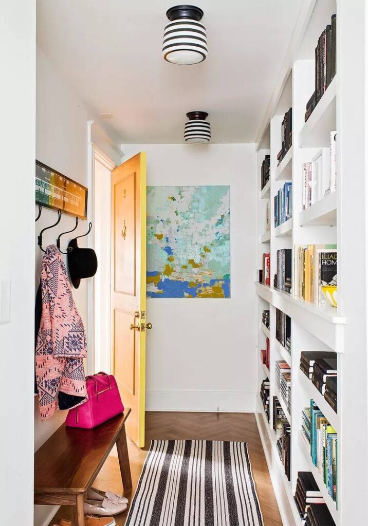 how-to-make-a-small-entryway-look-bigger