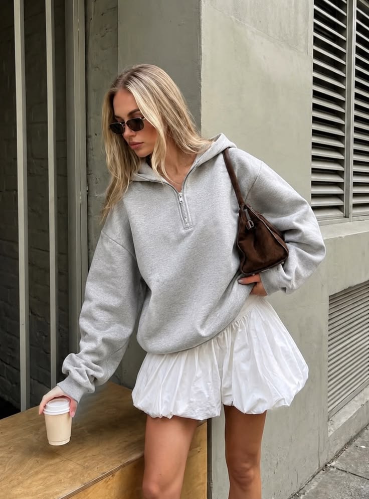 hoodie-and-skirt-outfits